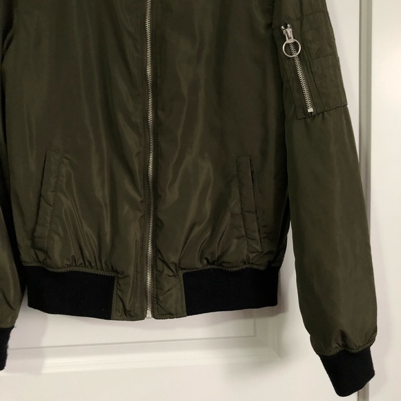 GARAGE THE MUST-HAVE BOMBER JACKET (ARMY GREEN) - Picture 2 of 10
